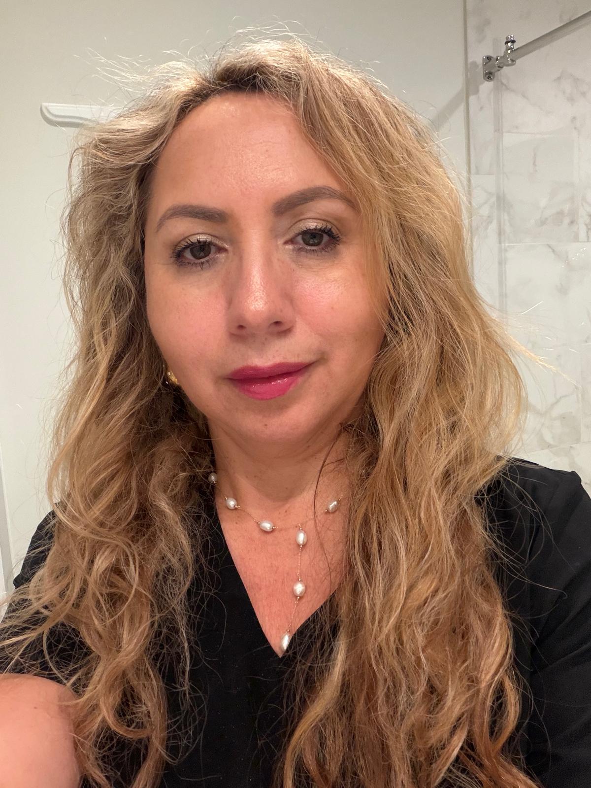 Isabel - Nail Specialist