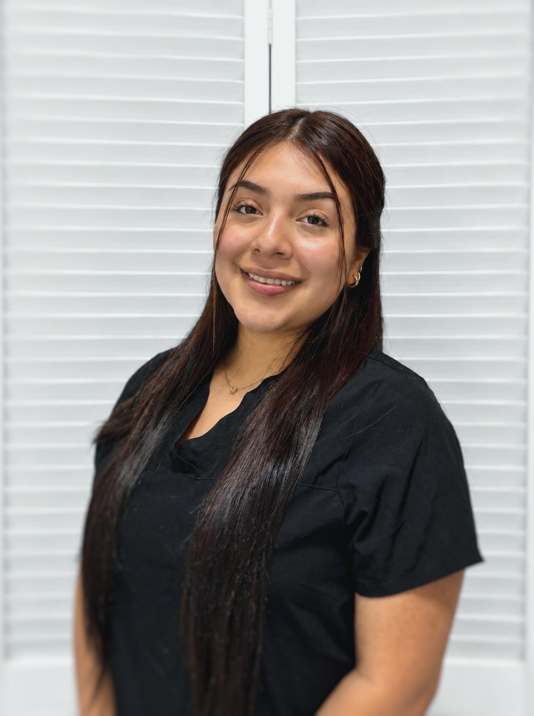 Leslie - Nail Specialist